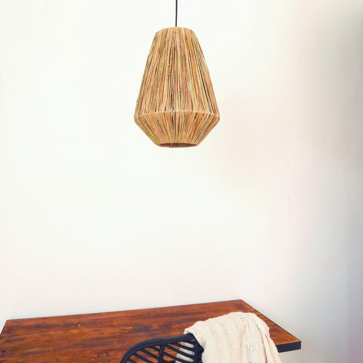 Boho hanglamp in een lichte ruimte – stijlvol en tijdloos woonaccessoire